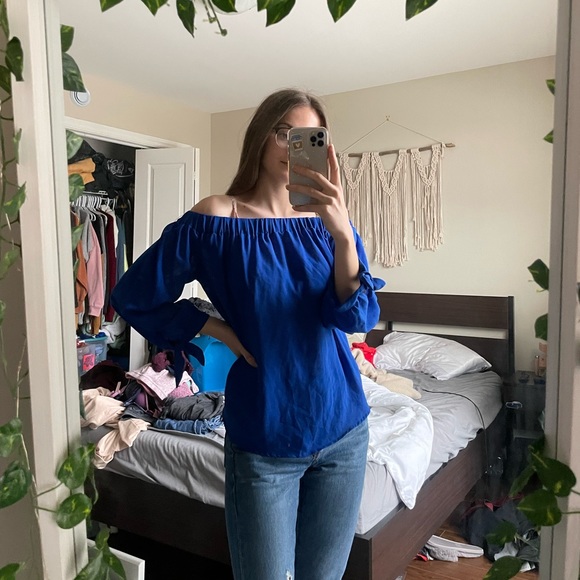 Off the shoulder top - Picture 2 of 4